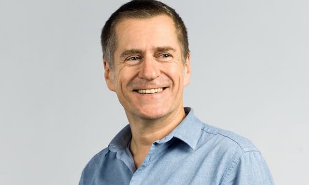 Mark Curtis